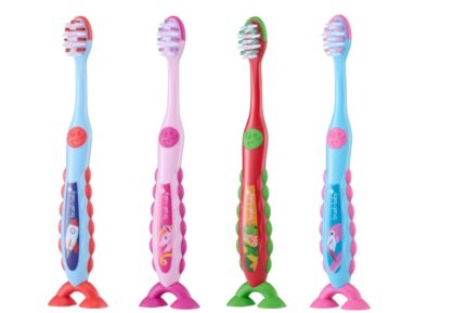 FLOSSBRUSH 3-6 gadi ir ideāla mācīšanās zobu birste.