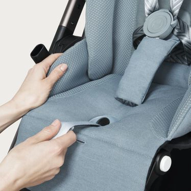 Cybex Balios S Lux pastaigu rati drošības jostas